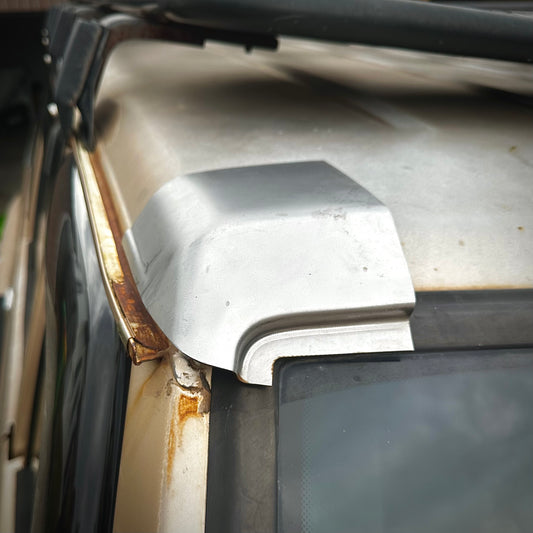 LWB GQ/Maverick Front Roof Corners